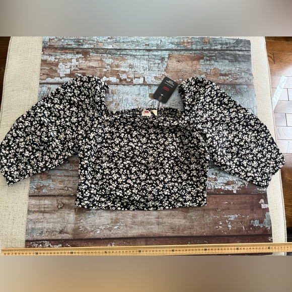 BNWT Levi's Black and White Floral Top - Picture 5 of 8